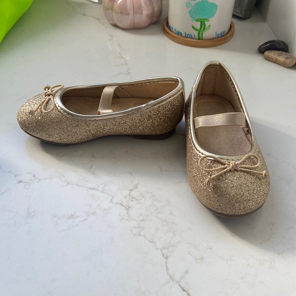 Jumping bean size 5 dress shoe child toddler smoke and pet free